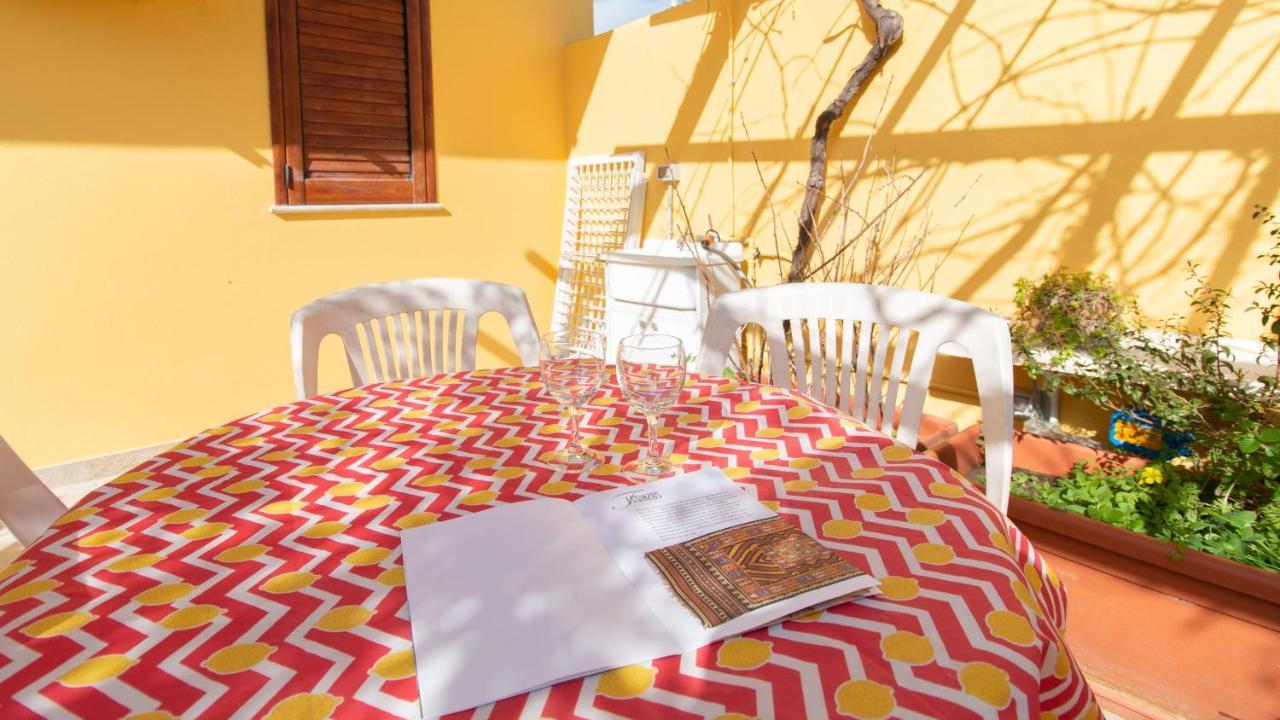Yellow House-Villetta Con Giardino Oristano Zewnętrze zdjęcie